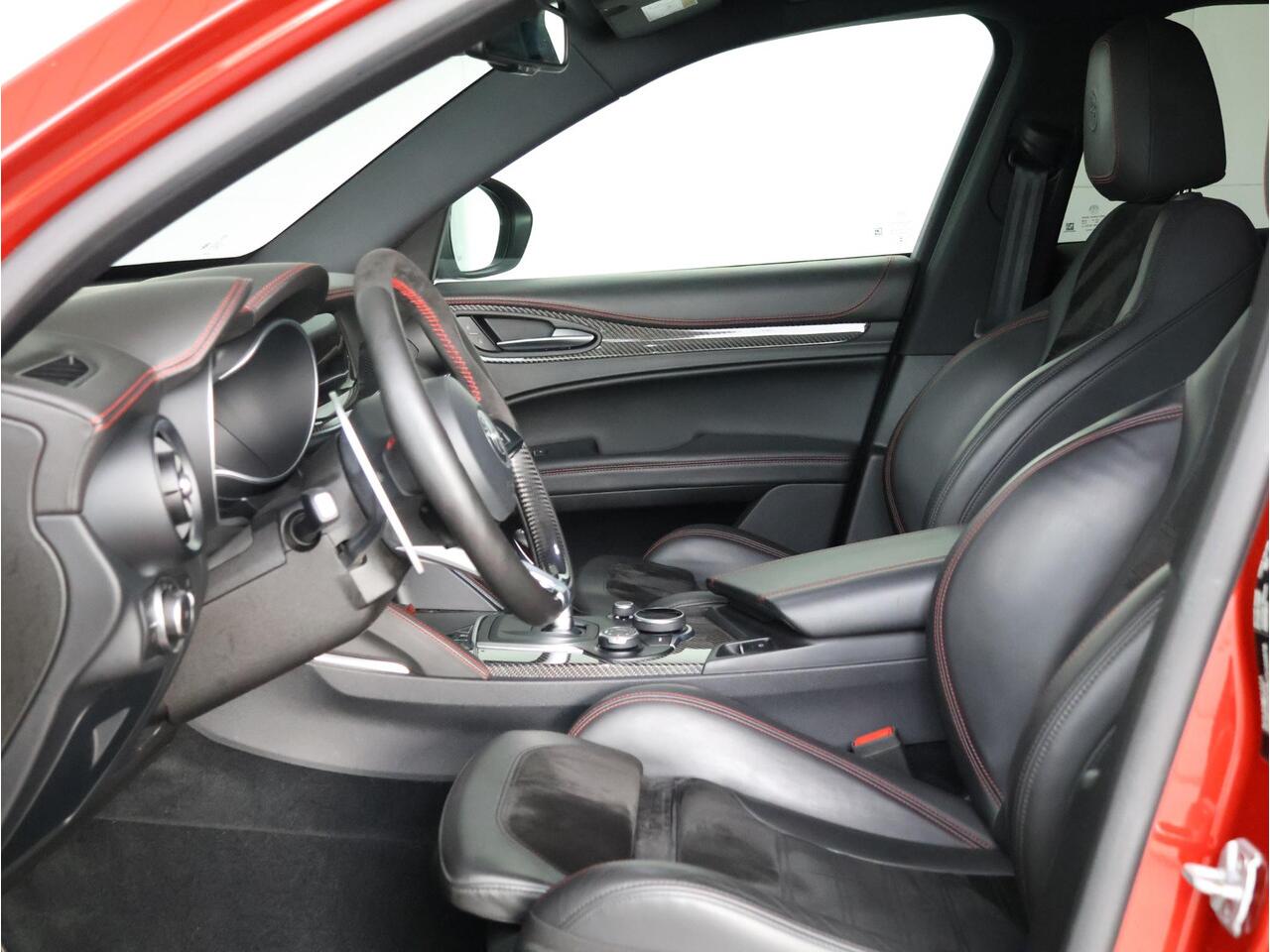 Alfa Romeo Stelvio 2.9 V6 AWD Quadrifoglio | NL auto | Harman/Kardon | Carbon |