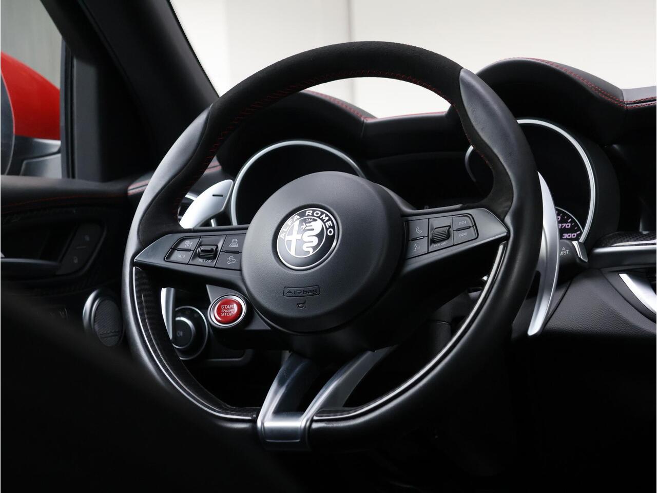 Alfa Romeo Stelvio 2.9 V6 AWD Quadrifoglio | NL auto | Harman/Kardon | Carbon |