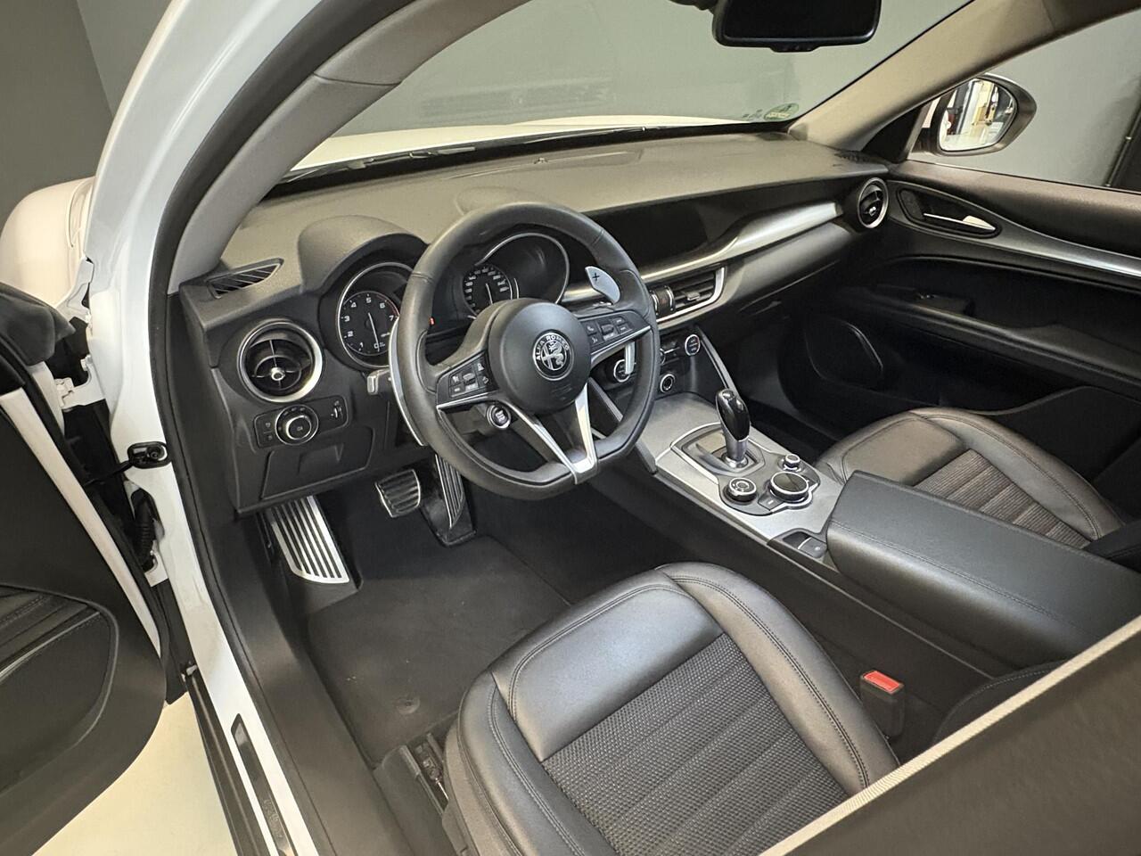 Alfa Romeo Stelvio 2.0 Turbo 280pk AWD Super Q4 Apple carplay, stuurschakeling, performance pack, Afneembare trekhaak