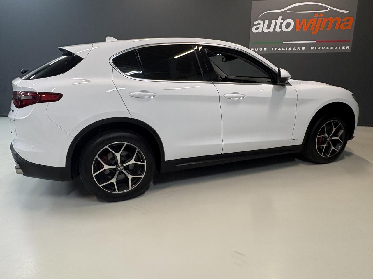 Alfa Romeo Stelvio 2.0 Turbo 280pk AWD Super Q4 Apple carplay, stuurschakeling, performance pack, Afneembare trekhaak