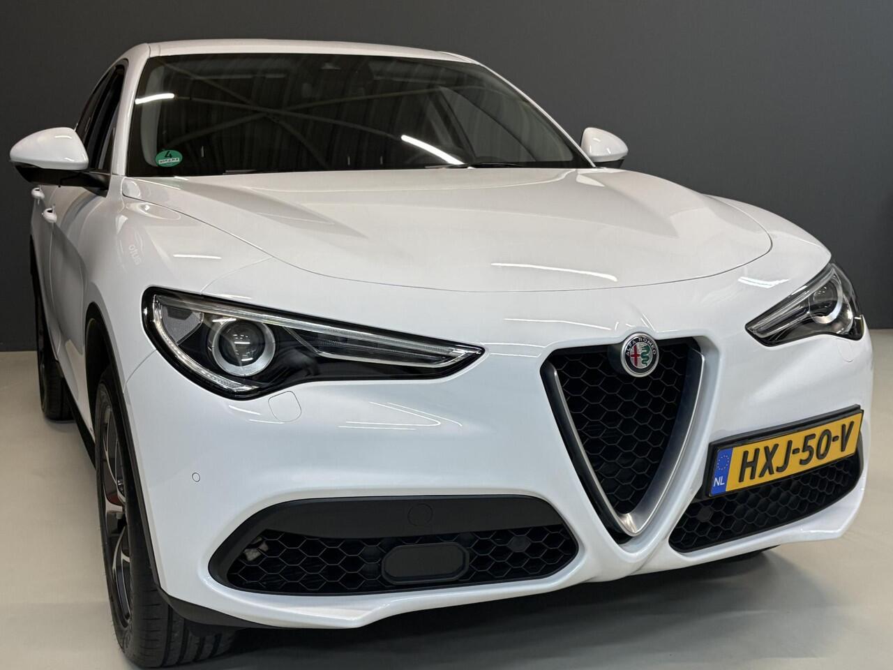 Alfa Romeo Stelvio 2.0 Turbo 280pk AWD Super Q4 Apple carplay, stuurschakeling, performance pack, Afneembare trekhaak