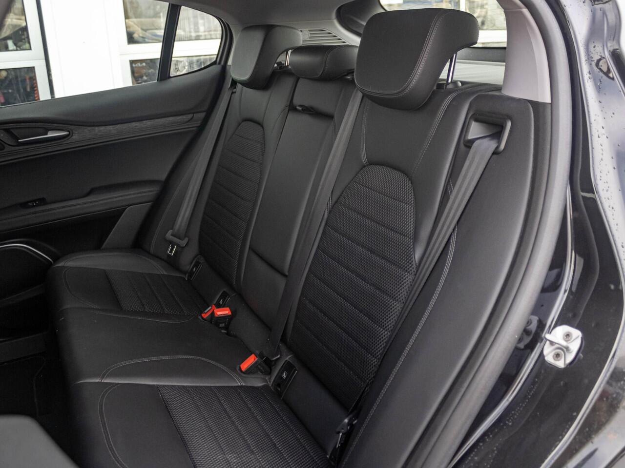 Alfa Romeo Stelvio 2.0 Turbo Aut. AWD 200pk Super | Navi | Apple Carplay | 19" | Winter Pack | Camera | Xenon | Elektr. A-Klep