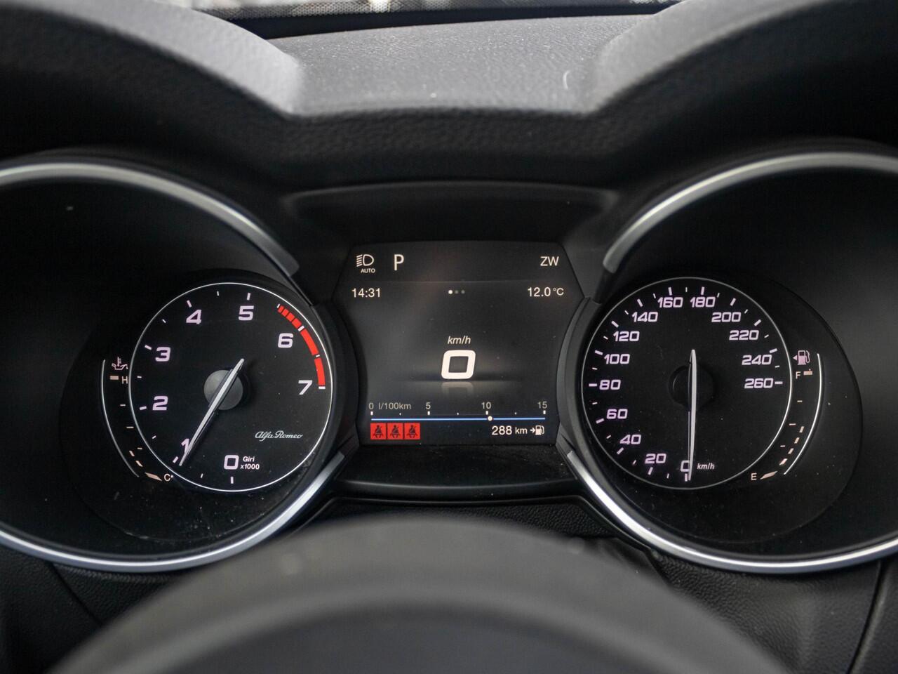 Alfa Romeo Stelvio 2.0 Turbo Aut. AWD 200pk Super | Navi | Apple Carplay | 19" | Winter Pack | Camera | Xenon | Elektr. A-Klep