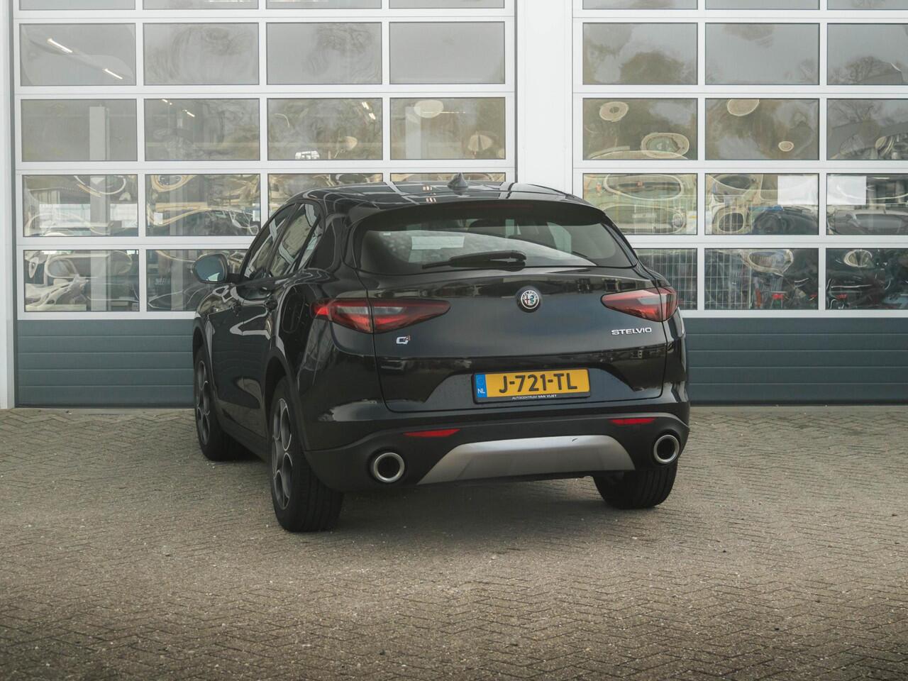 Alfa Romeo Stelvio 2.0 Turbo Aut. AWD 200pk Super | Navi | Apple Carplay | 19" | Winter Pack | Camera | Xenon | Elektr. A-Klep