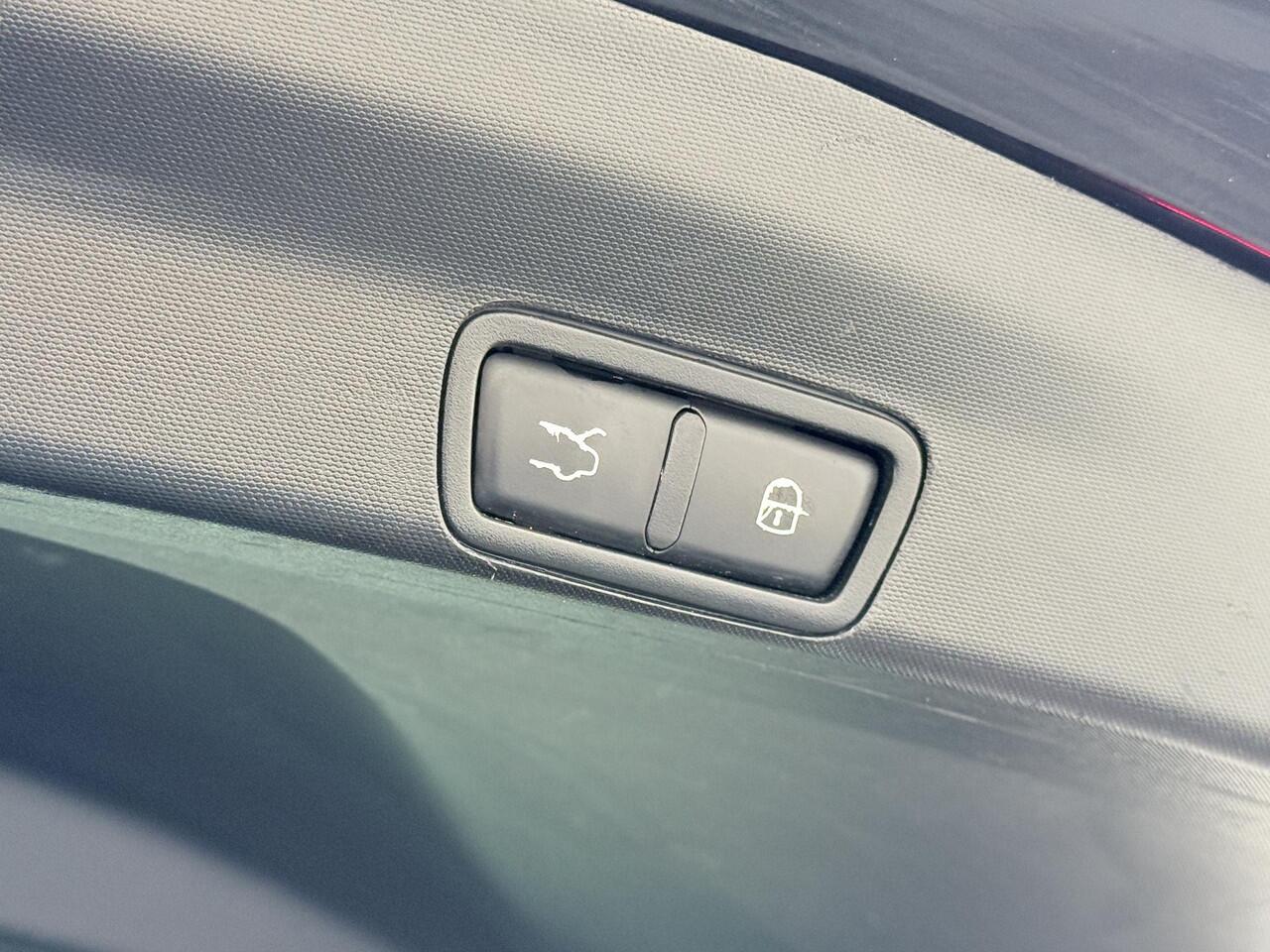 Alfa Romeo Stelvio 2.0 T AWD Super VAN ¤ 33.900,- VOOR ¤ 28.877, - UW LENTEVOORDEEL: ¤ 5.023,-! | BOMVOL| STOEL/ STUURVERW.| ELEK. ACHTERKLEP| CAMERA| MEM. STOEL| DODE HOEK| APPLE CARPLAY| RIJKLAARPRIJS. INCL 12 MND BOVAG GARANTIE