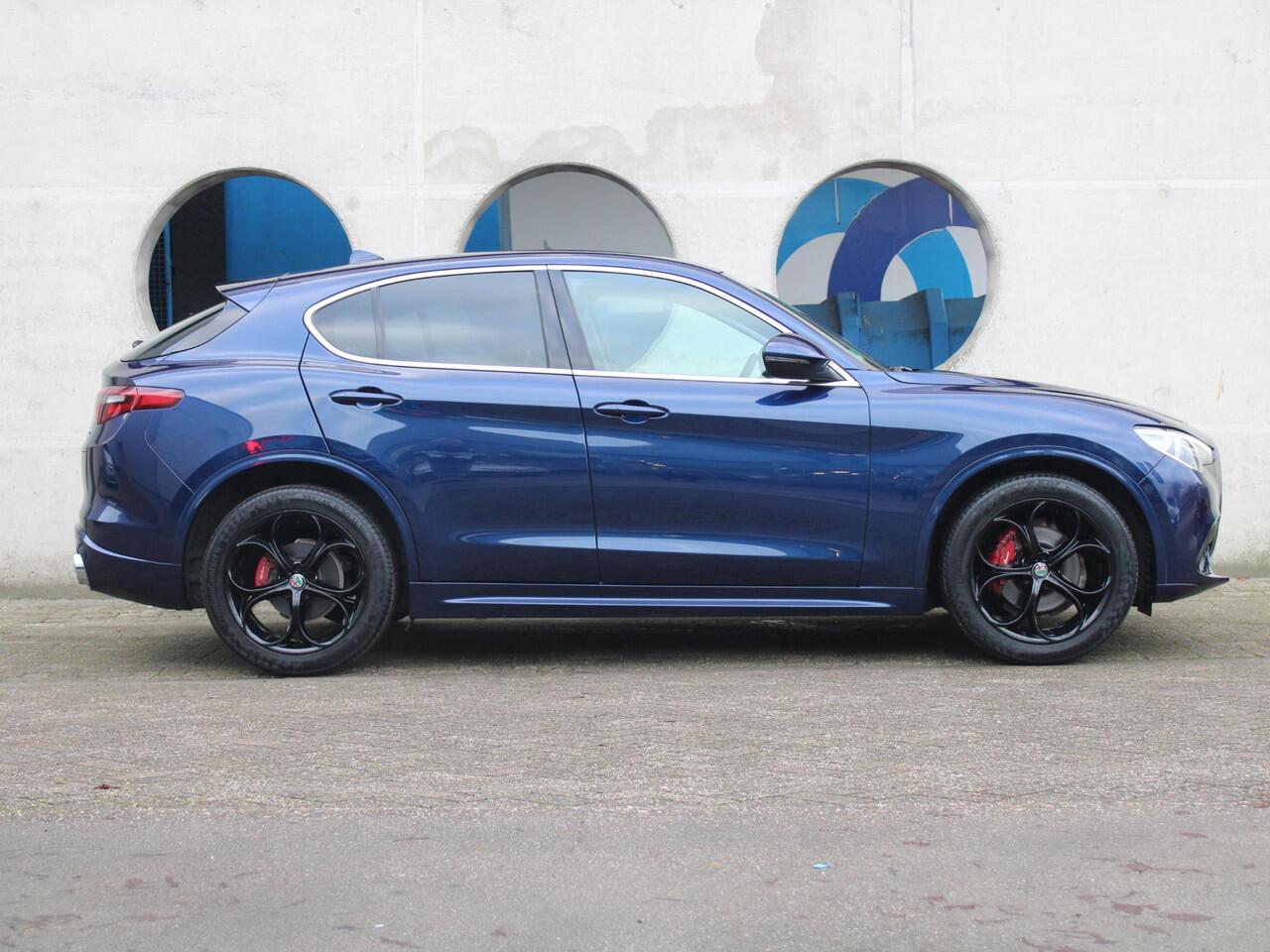 Alfa Romeo Stelvio 2.2d Super | LEDEREN BEKLEDING | 20" LICHTMETALEN VELGEN |