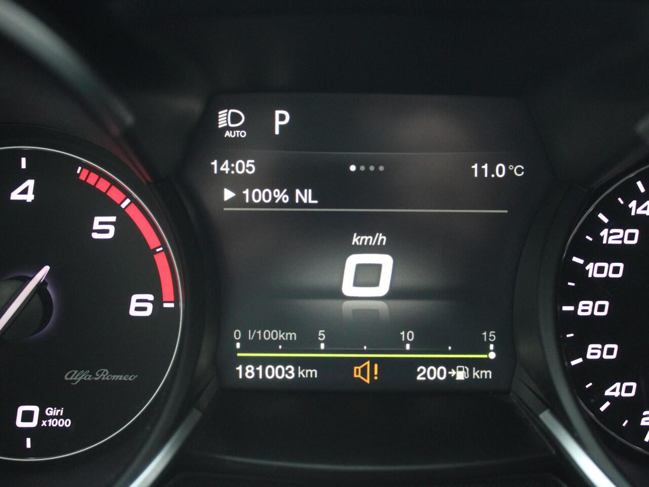 Alfa Romeo Stelvio 2.2d Super | LEDEREN BEKLEDING | 20" LICHTMETALEN VELGEN |