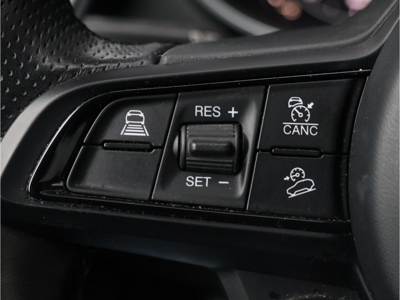 Alfa Romeo Stelvio 2.0 T AWD Veloce | Sportstoelen | Adap. Cruise Control | Schakelflippers | 20" velgen | Stoel- en stuurverwarming