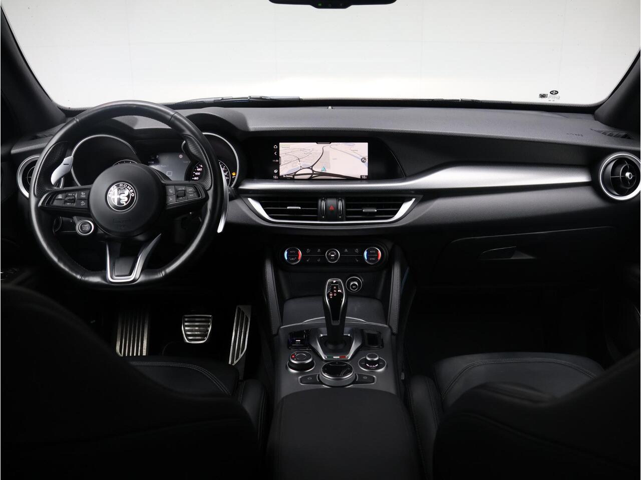 Alfa Romeo Stelvio 2.0 T AWD Veloce | Sportstoelen | Adap. Cruise Control | Schakelflippers | 20" velgen | Stoel- en stuurverwarming