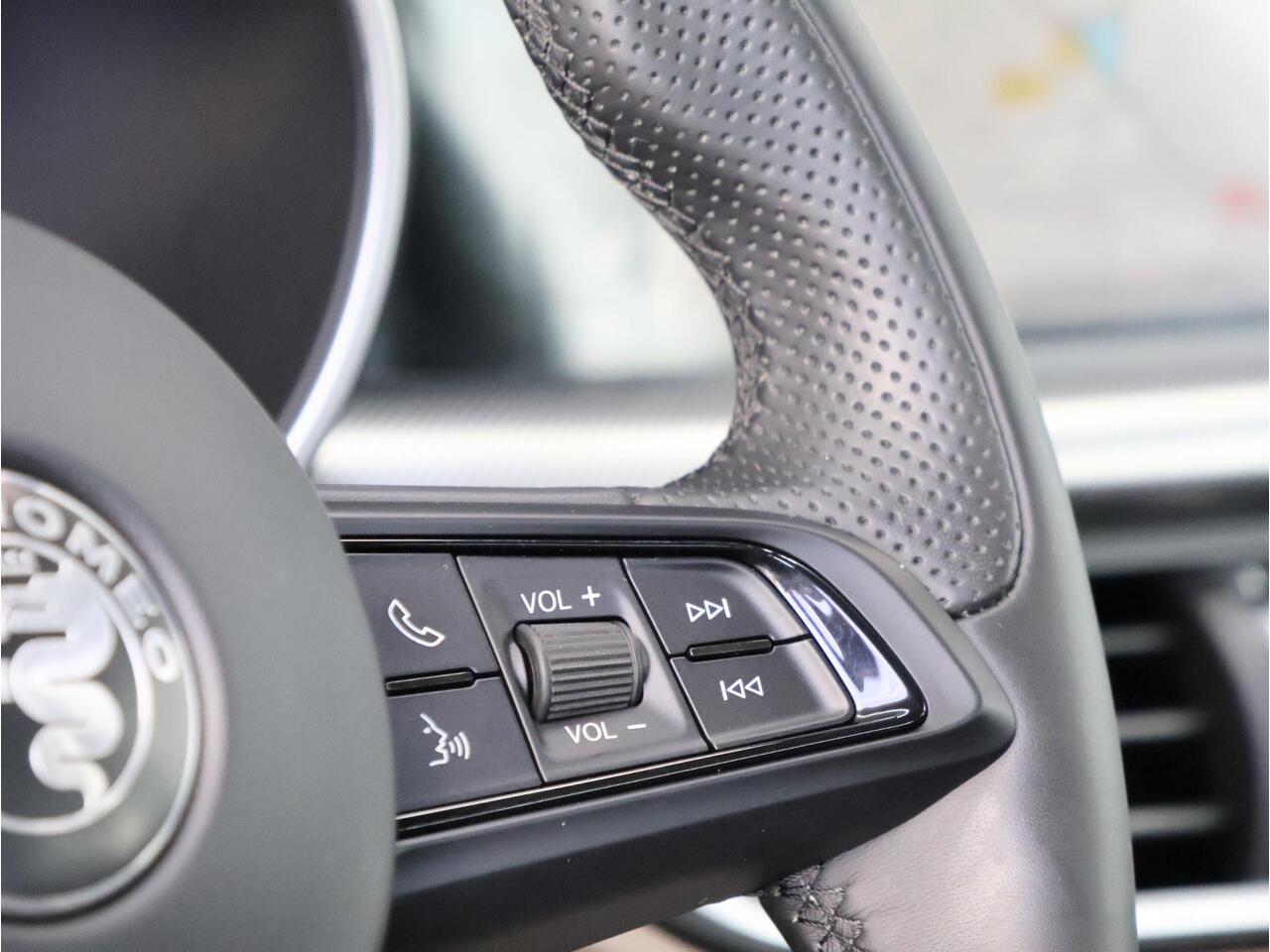 Alfa Romeo Stelvio 2.0 T AWD Sprint | Stoel/stuur Verwarming | Veloce Interieur | Navi |