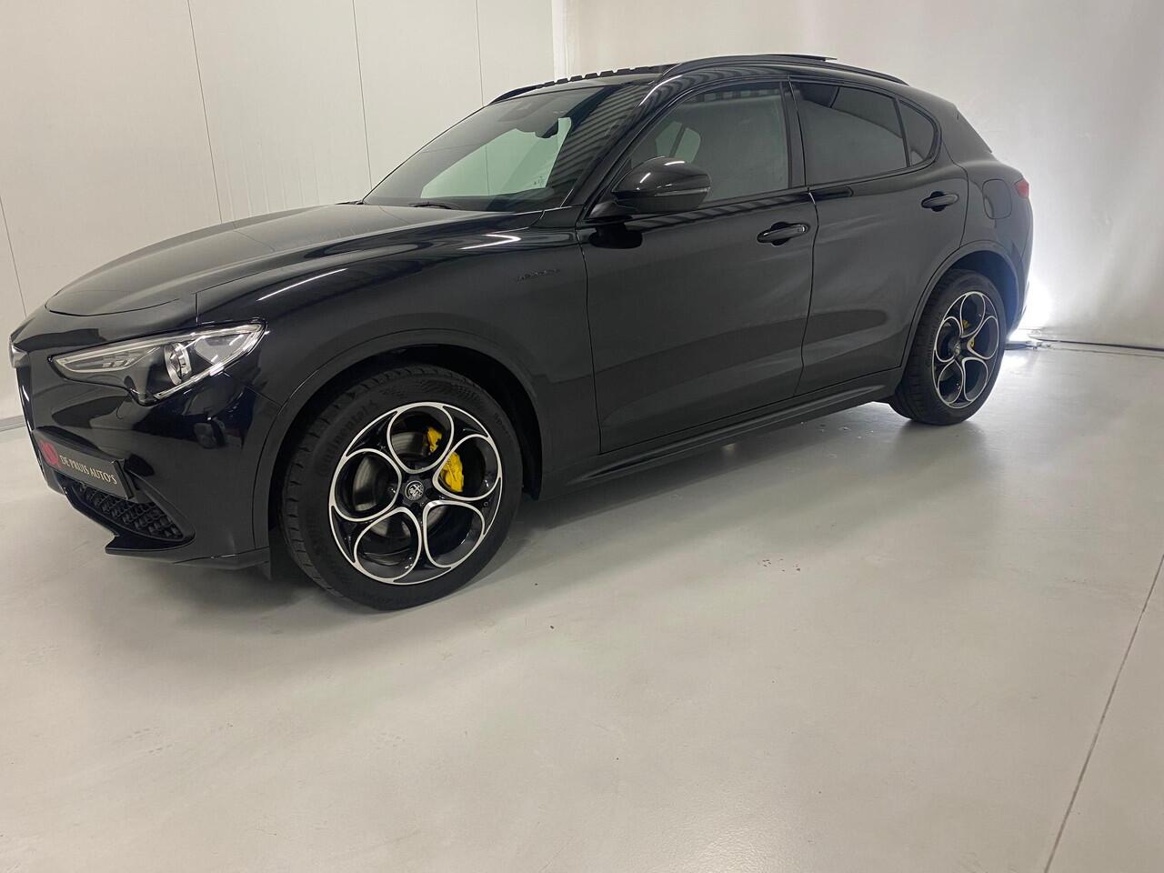 Alfa Romeo Stelvio 2.0 T AWD Veloce Pano Soundsysteem Theatre 400 Watt 20 Inch Leer Camera stuurwiel verwarmd ACC