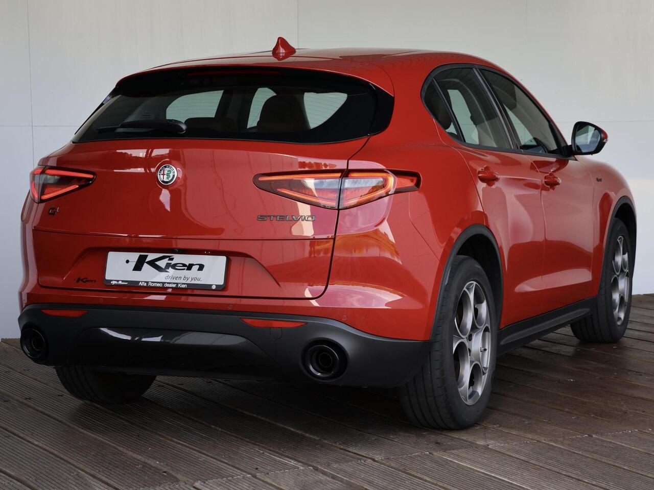 Alfa Romeo Stelvio 2.0 T AWD Sprint | Veloce Interieur | Navi | ACC | Stoel-Stuurverwarming