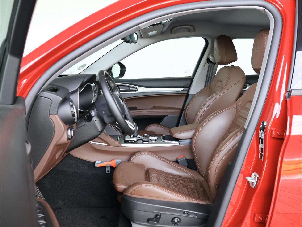 Alfa Romeo Stelvio 2.0 T AWD Sprint | Veloce Interieur | Navi | ACC | Stoel-Stuurverwarming