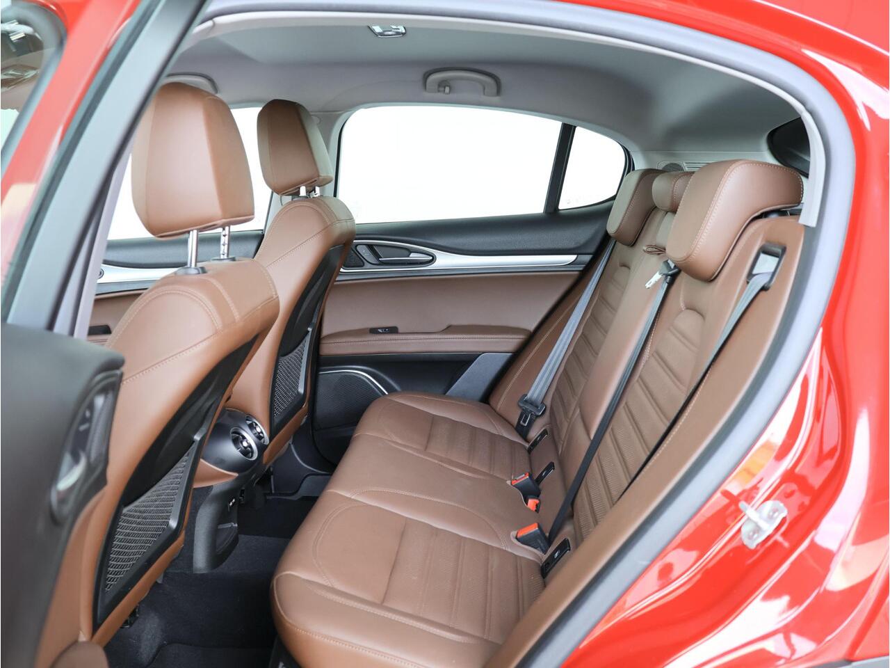 Alfa Romeo Stelvio 2.0 T AWD Sprint | Veloce Interieur | Navi | ACC | Stoel-Stuurverwarming