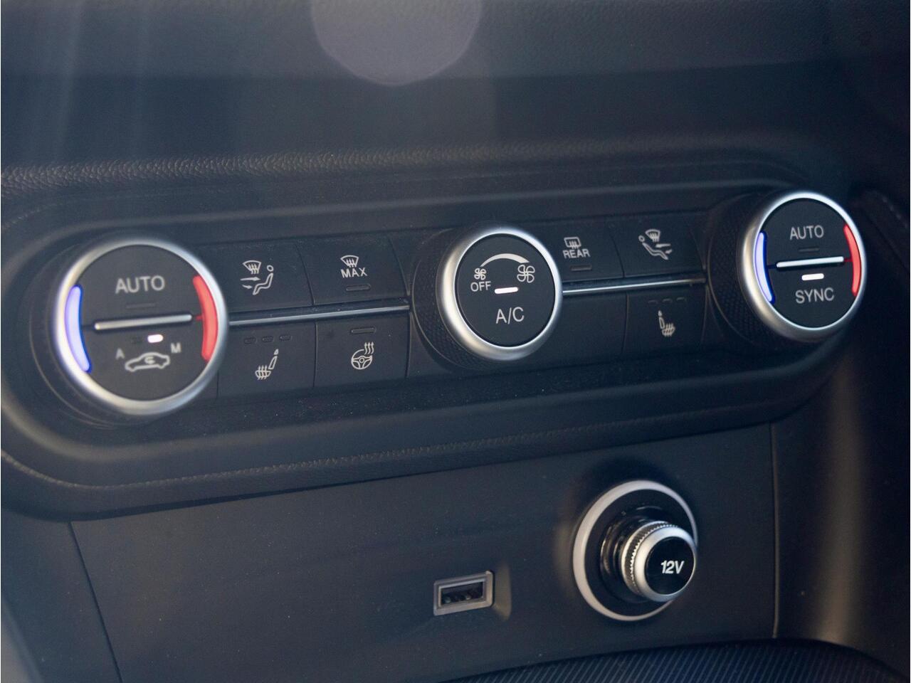 Alfa Romeo Stelvio 2.0 T AWD Veloce | 21 inch | Adaptive CC | Stoel & stuur verwarming | Verwarmde achterbank | Memory