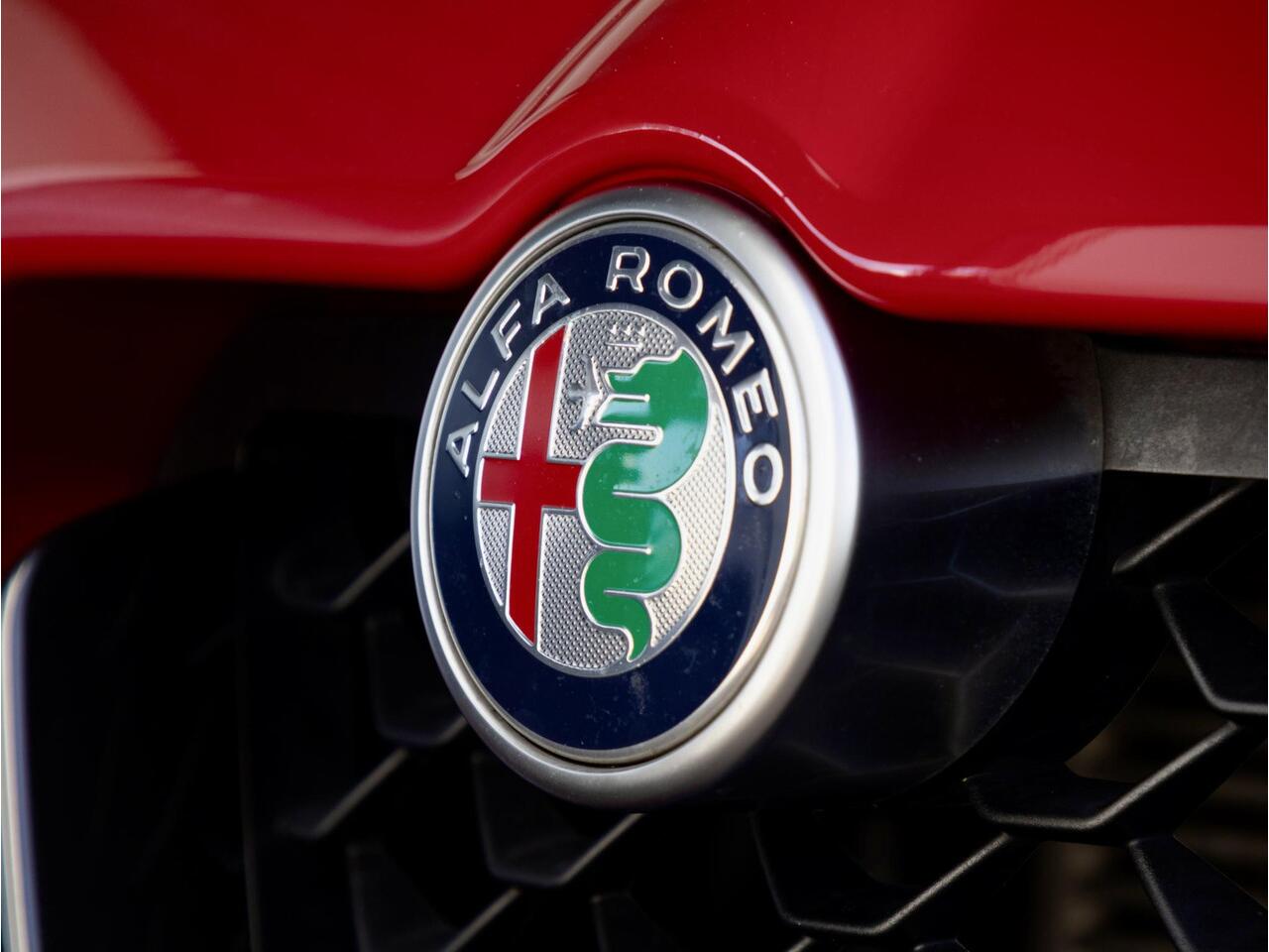 Alfa Romeo Stelvio 2.0 T AWD Veloce | 21 inch | Adaptive CC | Stoel & stuur verwarming | Verwarmde achterbank | Memory