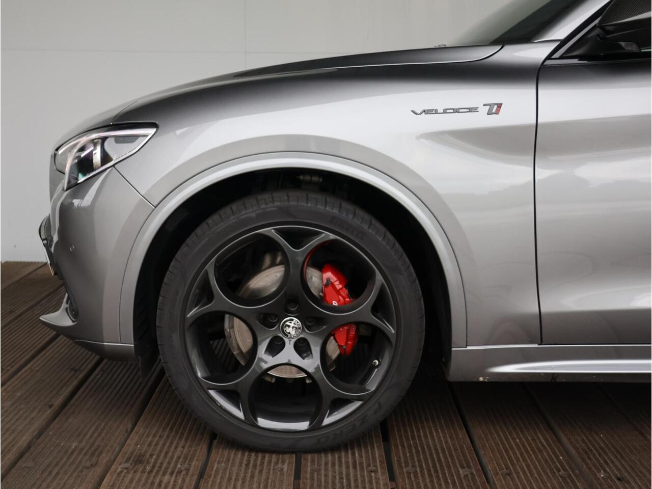 Alfa Romeo Stelvio 2.0 T AWD Veloce TI | Quadrifoglio int. | Pano-dak | Unieke uitvoering |