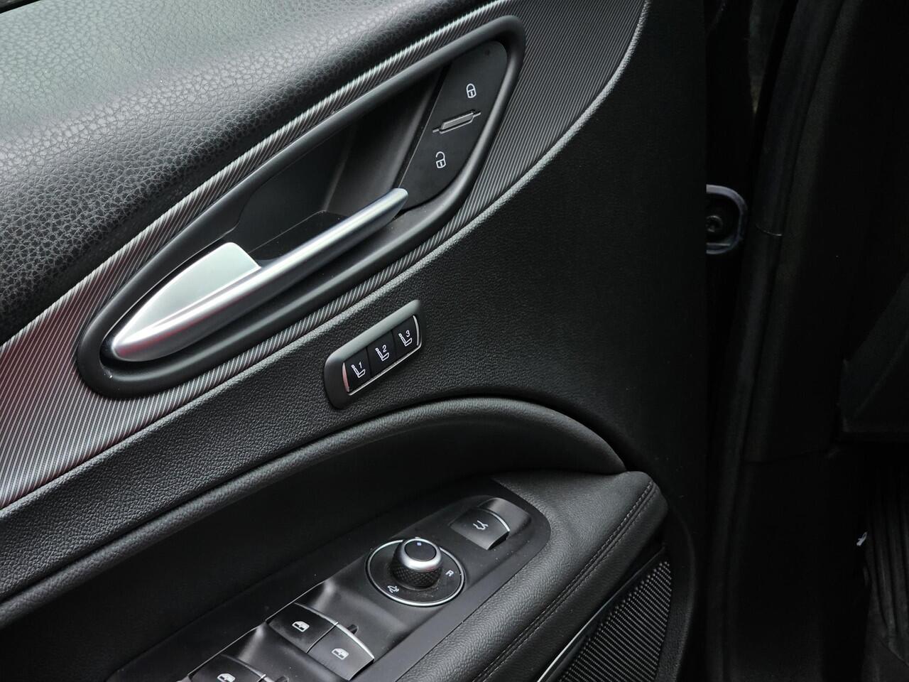 Alfa Romeo Stelvio 2.0 T GME AWD Veloce / ROOD LEDER / CARPLAY /