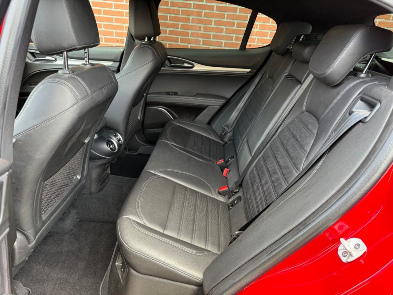 Alfa Romeo Stelvio 2.0T AWD VELOCE Q4 280pk NAVI CLIMA LEDER STOELVW STUURVW