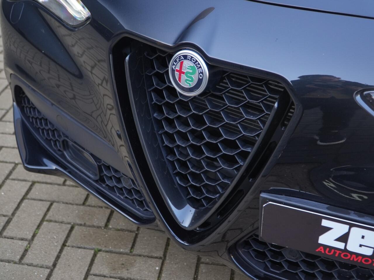 Alfa Romeo Stelvio 2.0 Turbo 280 PK AWD Veloce | Pano | Harman | Driver | Carplay |