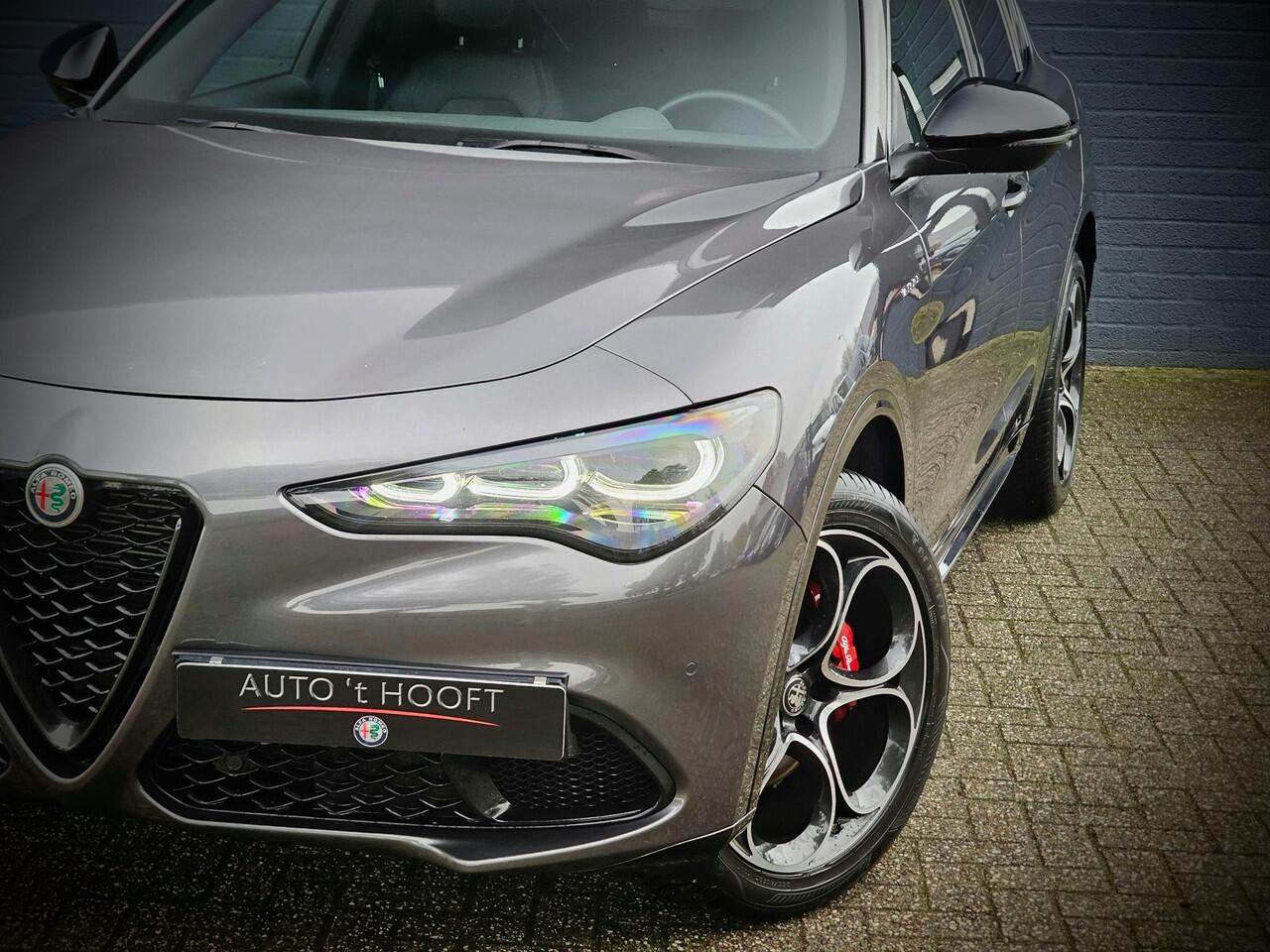 Alfa Romeo Stelvio 2.0 T GME AWD Veloce / HARMAN KAR. / ADAS 2 /
