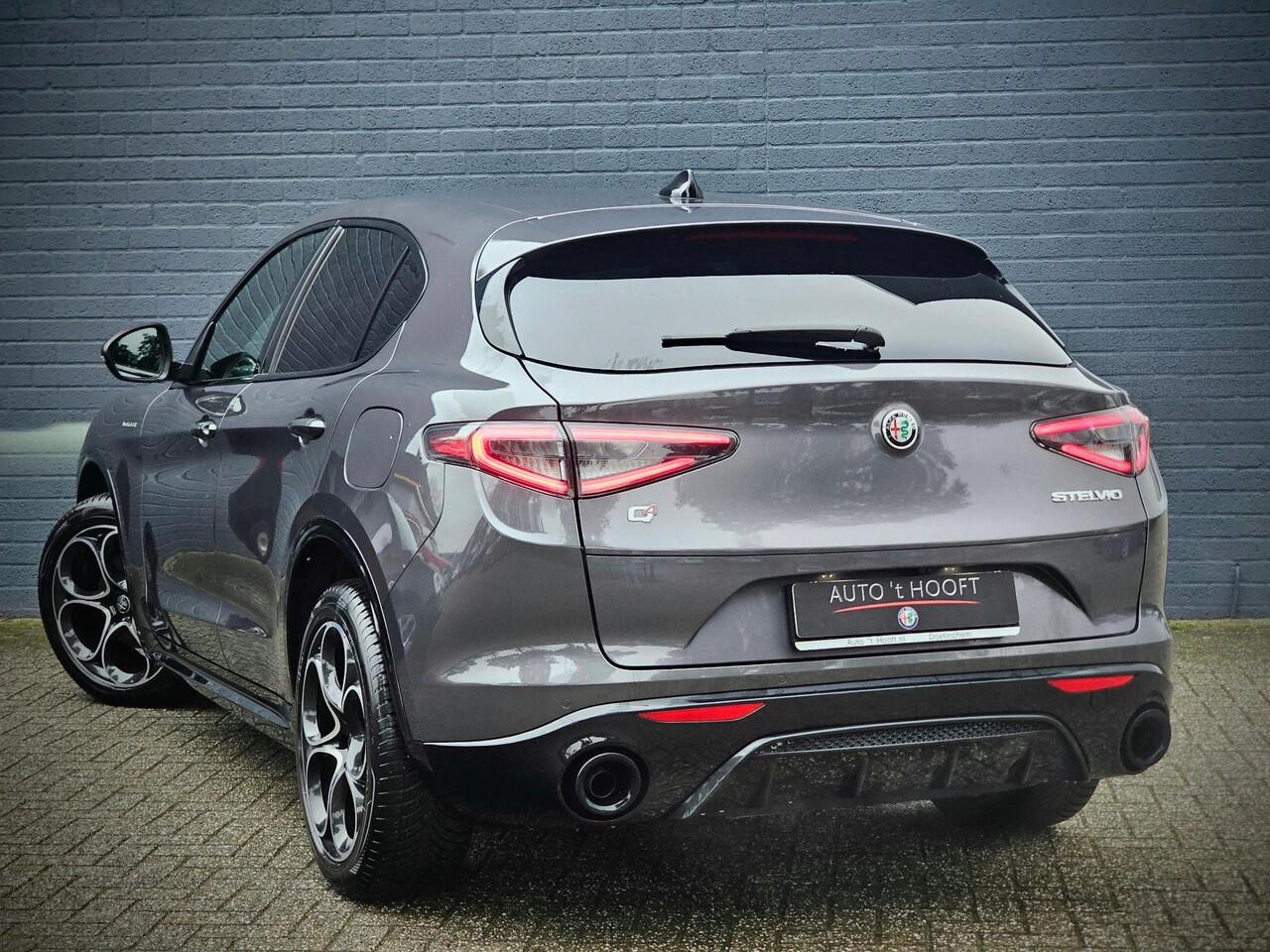 Alfa Romeo Stelvio 2.0 T GME AWD Veloce / HARMAN KAR. / ADAS 2 /