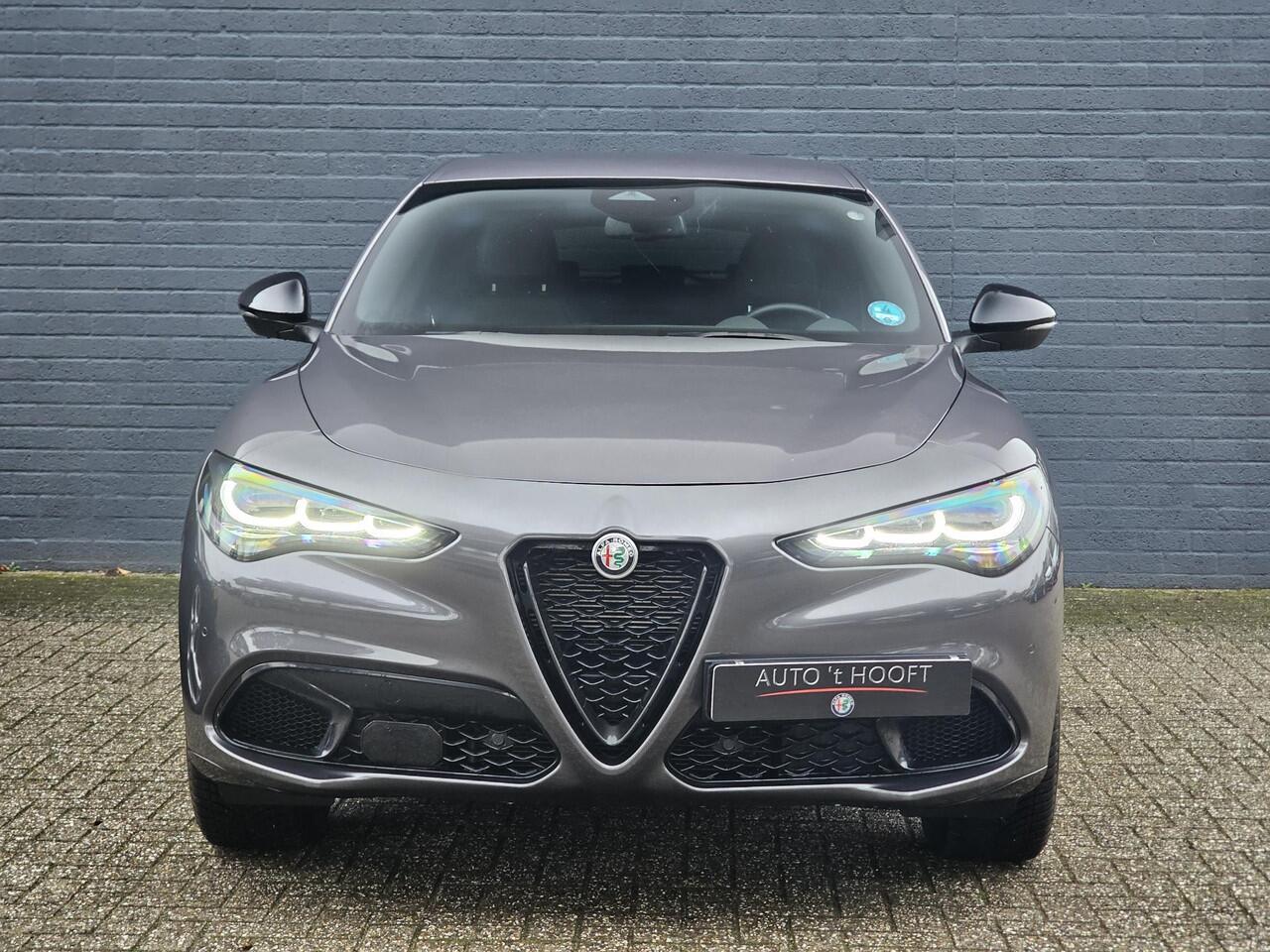 Alfa Romeo Stelvio 2.0 T GME AWD Veloce / HARMAN KAR. / ADAS 2 /