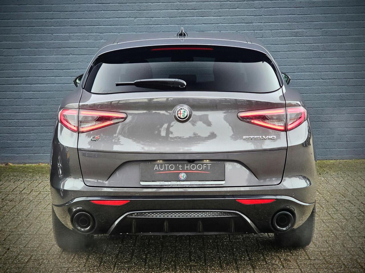 Alfa Romeo Stelvio 2.0 T GME AWD Veloce / HARMAN KAR. / ADAS 2 /