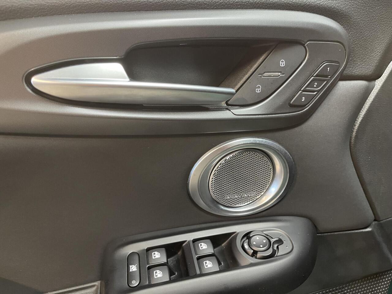 Alfa Romeo Tonale 1.5T Hybrid Veloce 20''/DNA/Leder + memory/Stuur + stoelverwarming + koeling/Dodehoek/Adaptieve cruise/Harman Kardon/Keyless/Camera/Matrix LED