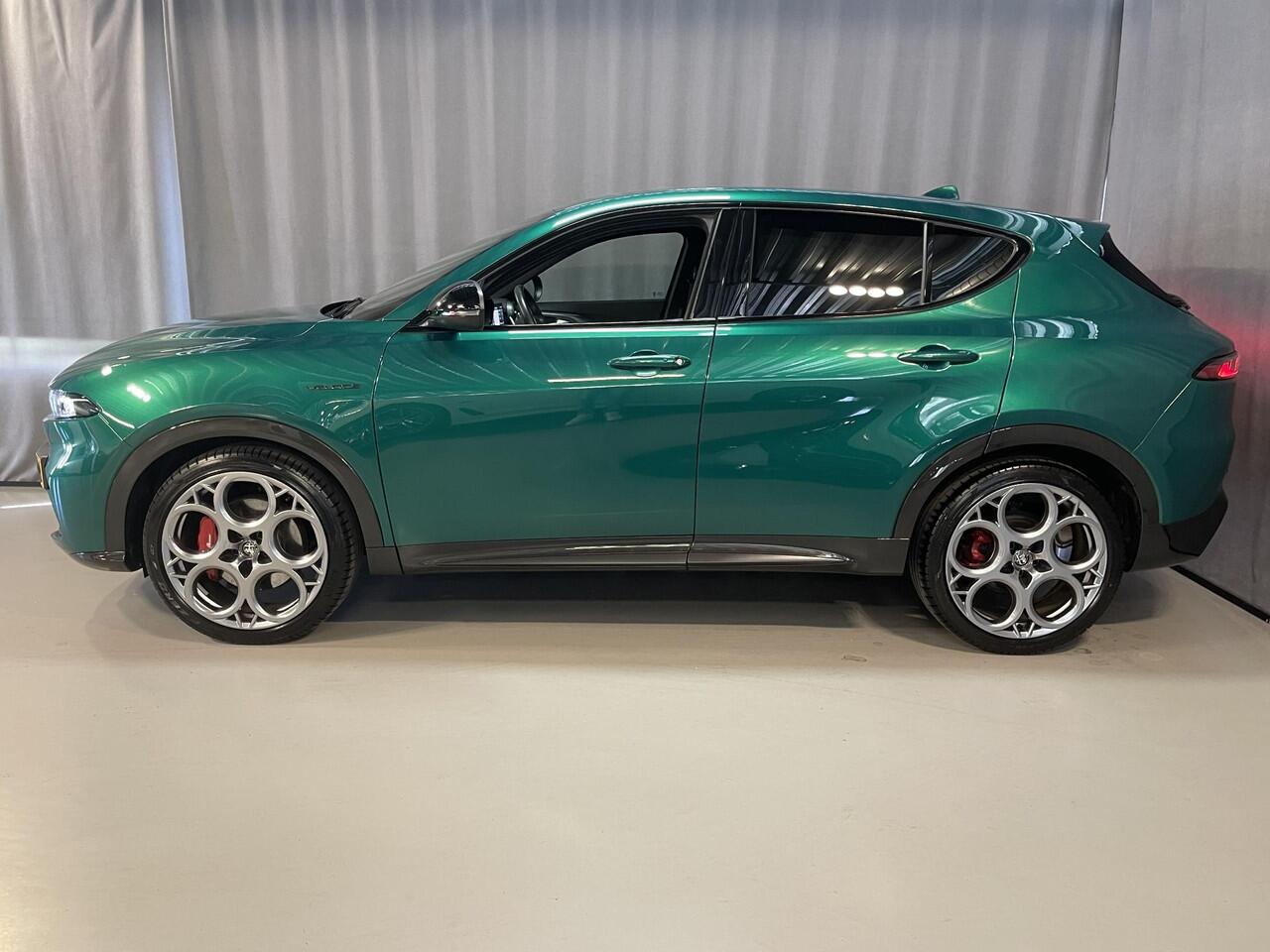 Alfa Romeo Tonale 1.5T Hybrid Veloce 20''/DNA/Leder + memory/Stuur + stoelverwarming + koeling/Dodehoek/Adaptieve cruise/Harman Kardon/Keyless/Camera/Matrix LED
