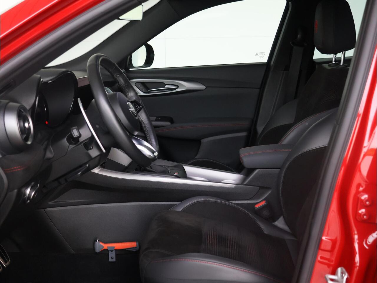 Alfa Romeo Tonale 1.5T Hybrid Veloce | Adaptieve demping | Tech pack | All-Season banden |