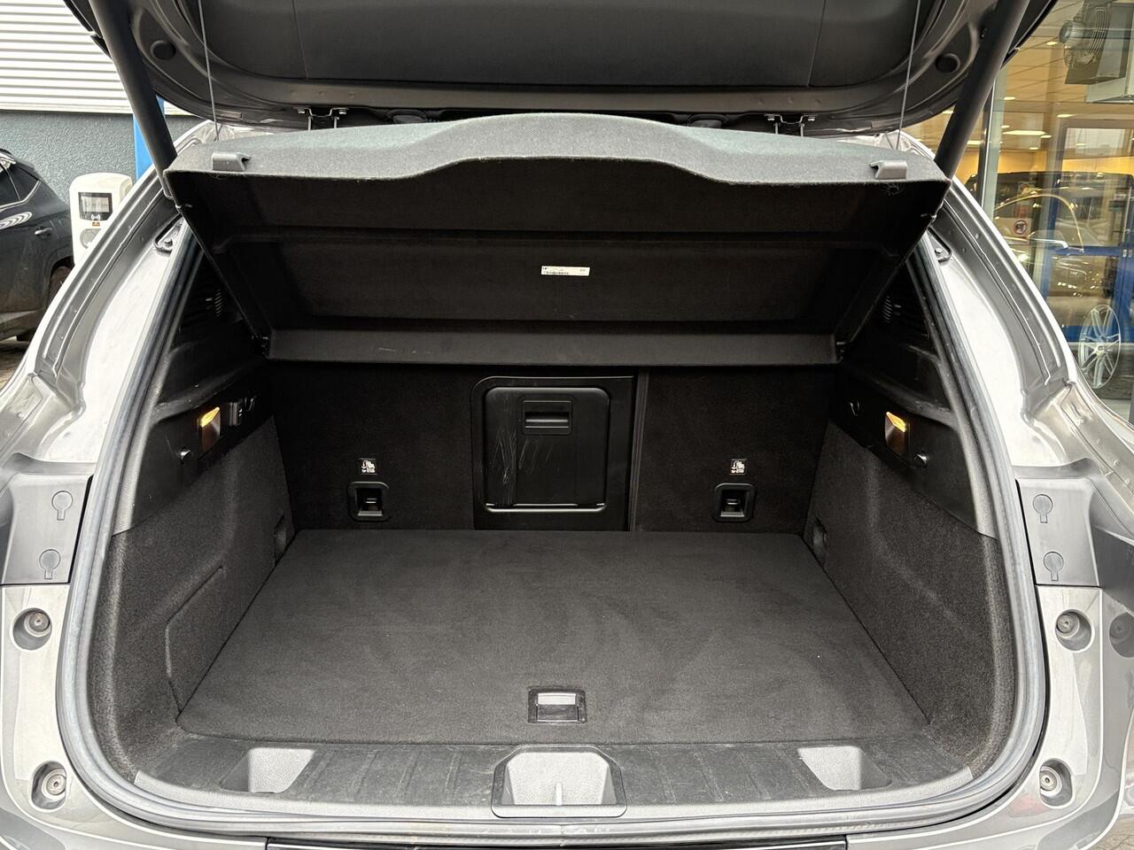 Alfa Romeo Tonale 1.3T PHEV Edizione Speciale 280pk! | Volle uitrusting! | Lederen bekleding | 360 graden Camera | Stoelverwarming/ventilatie | Adaptive cruise control | Schakelflippers |