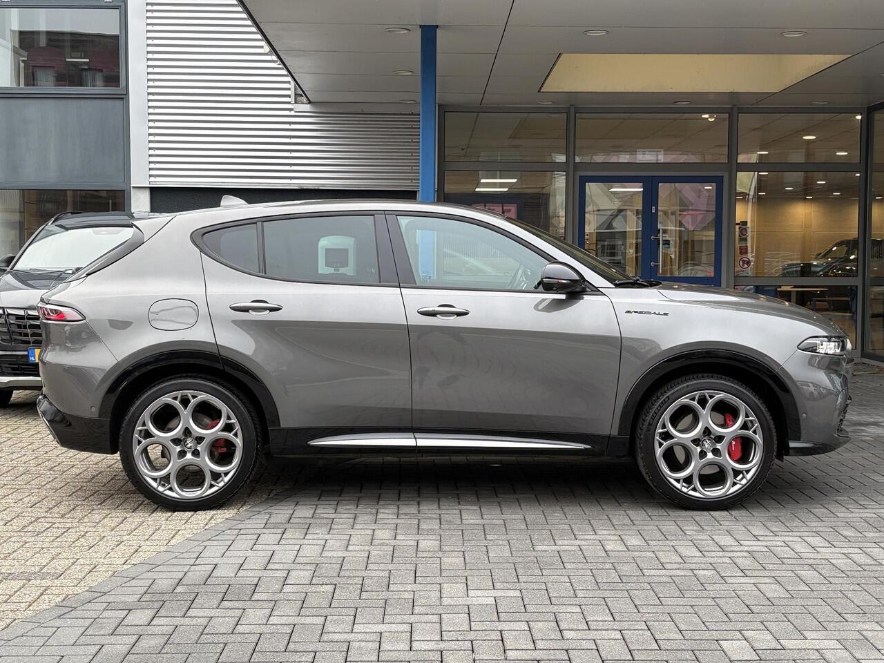 Alfa Romeo Tonale 1.3T PHEV Edizione Speciale 280pk! | Volle uitrusting! | Lederen bekleding | 360 graden Camera | Stoelverwarming/ventilatie | Adaptive cruise control | Schakelflippers |