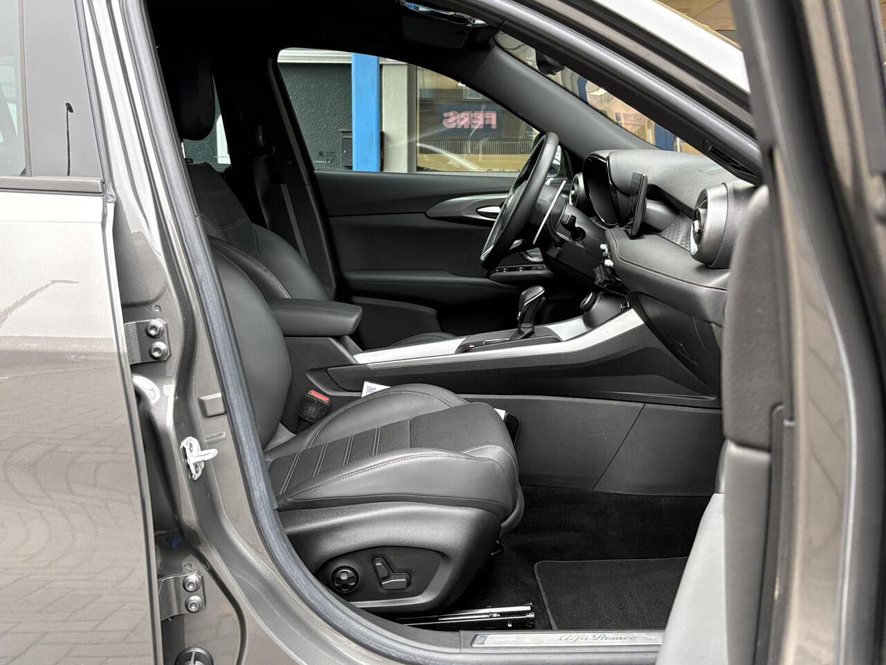 Alfa Romeo Tonale 1.3T PHEV Edizione Speciale 280pk! | Volle uitrusting! | Lederen bekleding | 360 graden Camera | Stoelverwarming/ventilatie | Adaptive cruise control | Schakelflippers |