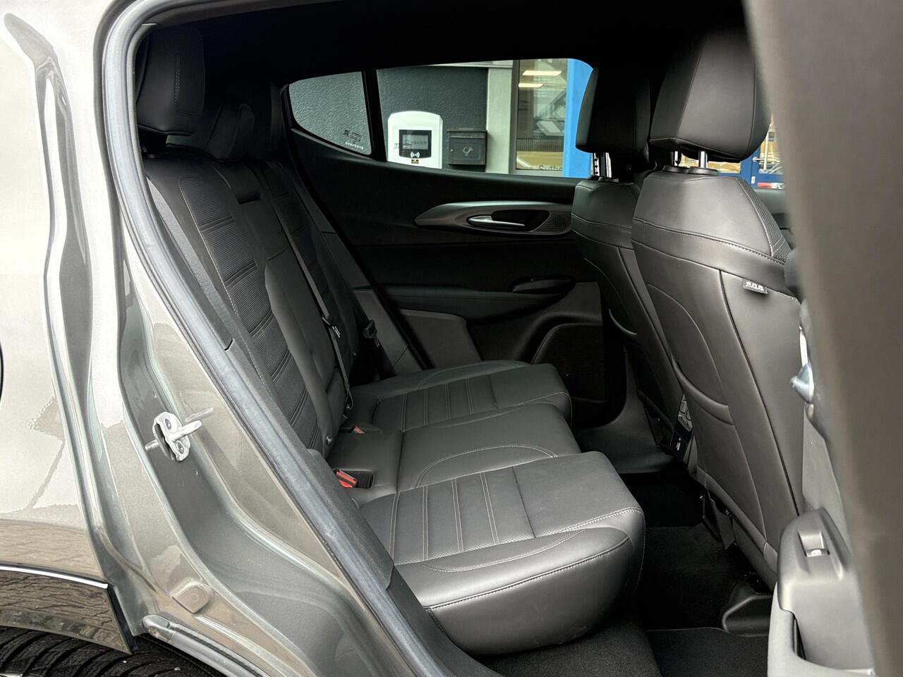 Alfa Romeo Tonale 1.3T PHEV Edizione Speciale 280pk! | Volle uitrusting! | Lederen bekleding | 360 graden Camera | Stoelverwarming/ventilatie | Adaptive cruise control | Schakelflippers |