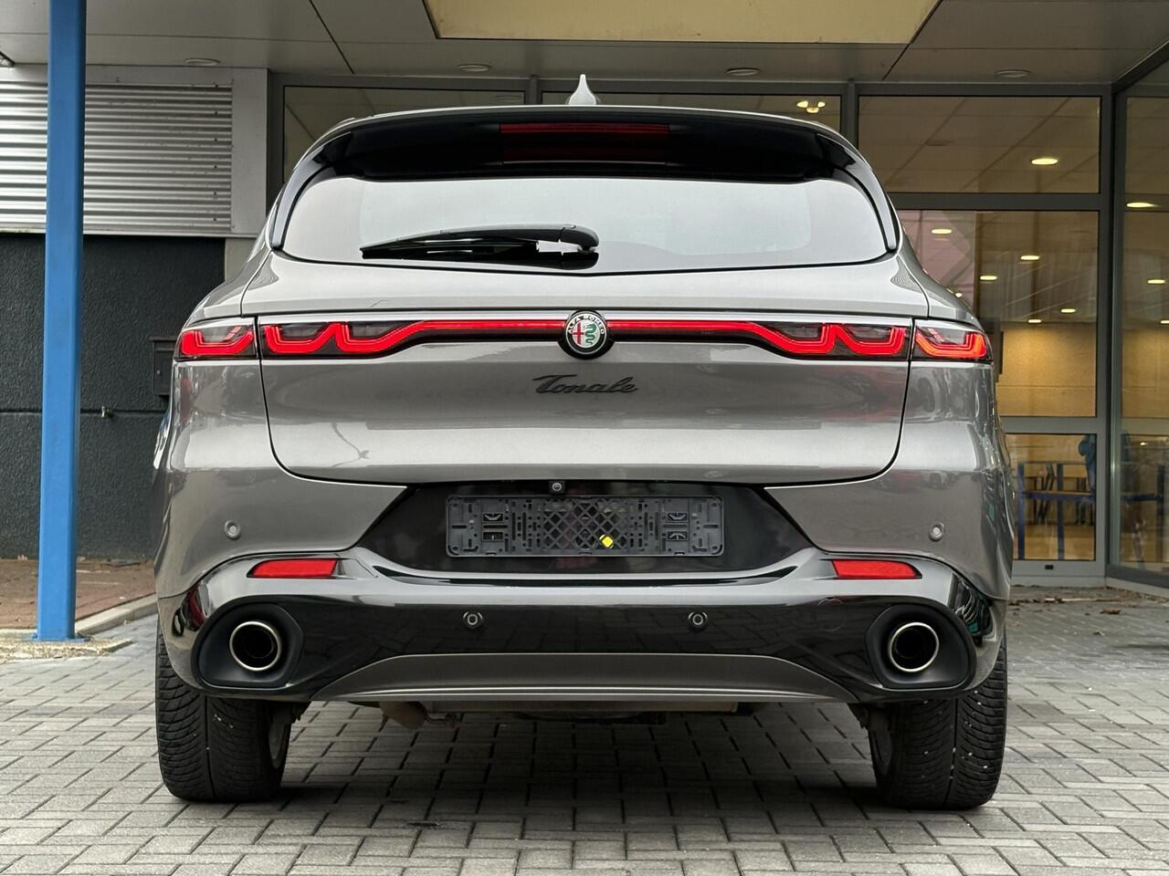 Alfa Romeo Tonale 1.3T PHEV Edizione Speciale 280pk! | Volle uitrusting! | Lederen bekleding | 360 graden Camera | Stoelverwarming/ventilatie | Adaptive cruise control | Schakelflippers |