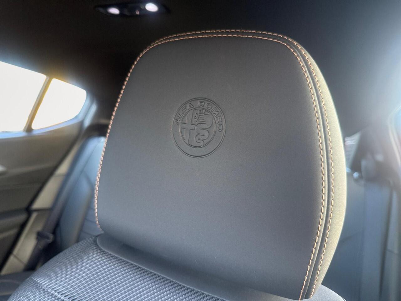 Alfa Romeo Tonale 1.5T Hybrid Ti | Automaat | Camera | Navigatie | Adaptief Cruise Control | Climate Control | DAB | Apple Carplay/Android Auto | Full Led