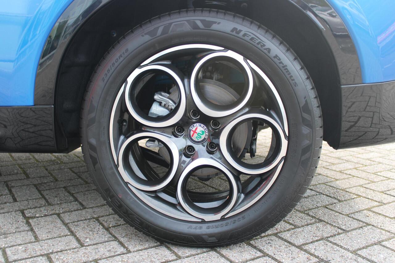 Alfa Romeo Tonale 1.5T 160PK Hybrid Ti | NIEUWE AUTO! | ELEKTRISCH BEDIENBARE VOORSTOELEN MET GEHEUGENFUNCTIE | HARMAN EN KARDON AUDIO | FULL LED KOPLAMPEN | 18" LICHTMETALEN VELGEN | CLIMATE CONTROL | NAVIGATIE | DRAADLOZE APPLE CARPLAY/ANDROID AUTO | ADAPTIVE CRUISE CONT