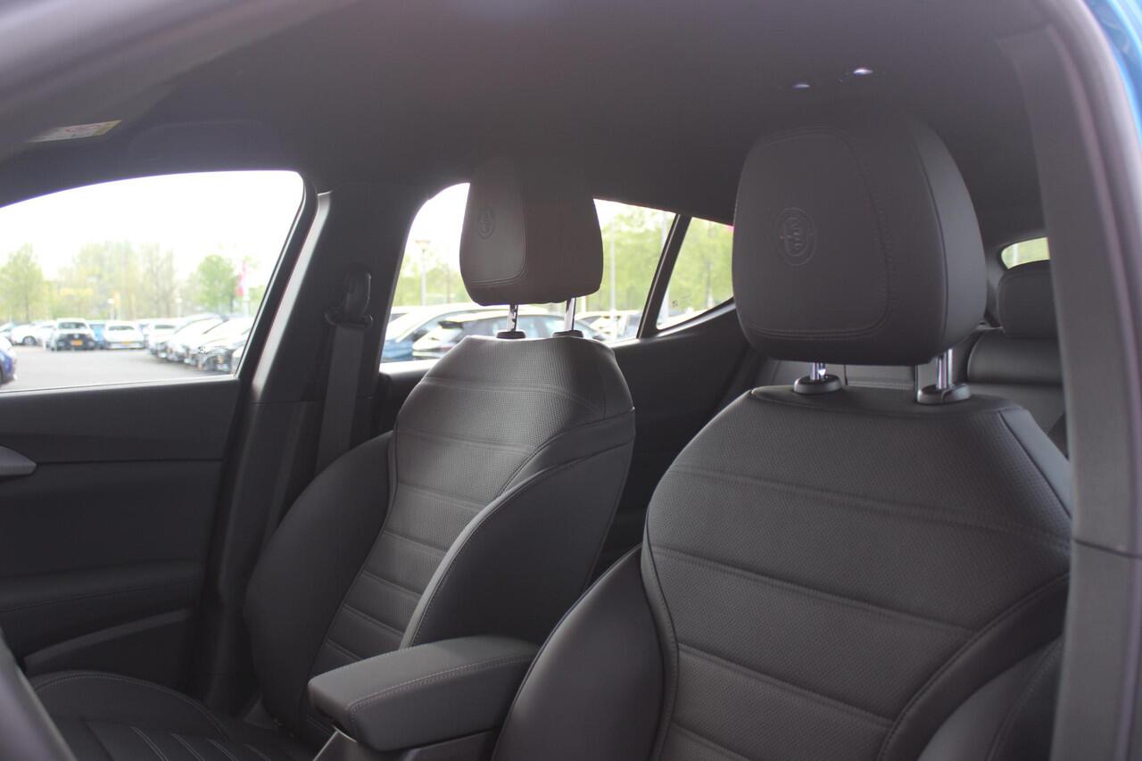 Alfa Romeo Tonale 1.5T 160PK Hybrid Ti | NIEUWE AUTO! | ELEKTRISCH BEDIENBARE VOORSTOELEN MET GEHEUGENFUNCTIE | HARMAN EN KARDON AUDIO | FULL LED KOPLAMPEN | 18" LICHTMETALEN VELGEN | CLIMATE CONTROL | NAVIGATIE | DRAADLOZE APPLE CARPLAY/ANDROID AUTO | ADAPTIVE CRUISE CONT