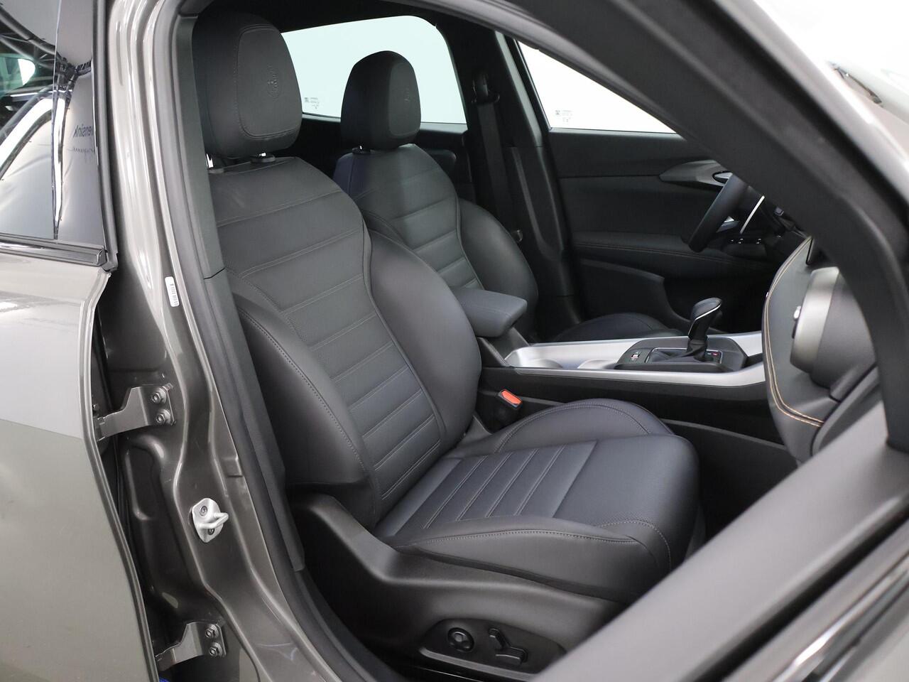 Alfa Romeo Tonale 1.5T Hybrid Veloce | Leder | 360 Graden Camera | Stoel/Stuurwielverwarming | Keyless |