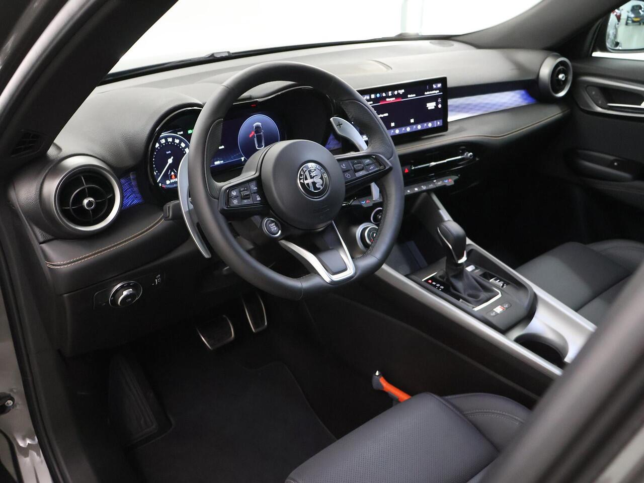 Alfa Romeo Tonale 1.5T Hybrid Veloce | Leder | 360 Graden Camera | Stoel/Stuurwielverwarming | Keyless |