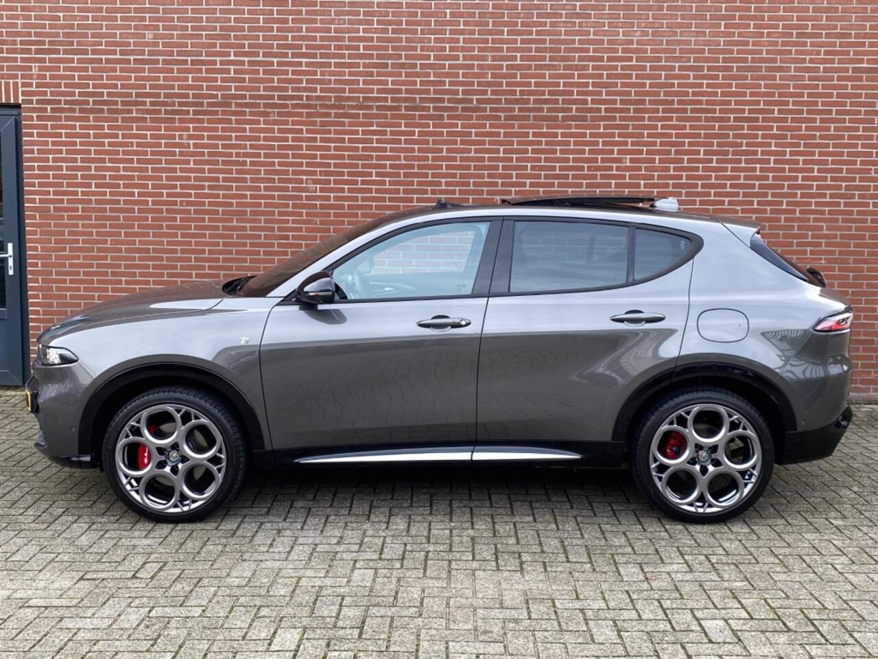 Alfa Romeo Tonale 1.3T PHEV TRIBUTO ITALIANO NAV ADAPT-CRUISE SCHUIF/KANTELDAK 360CAMERA CARPLAY