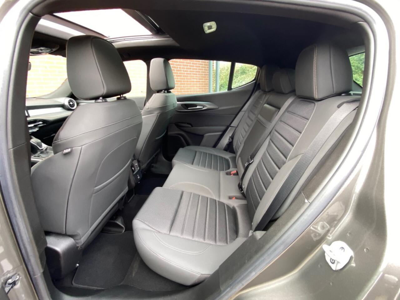 Alfa Romeo Tonale 1.3T PHEV TRIBUTO ITALIANO NAV ADAPT-CRUISE SCHUIF/KANTELDAK 360CAMERA CARPLAY