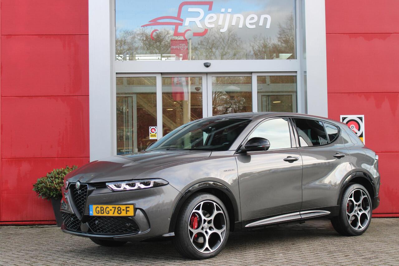 Alfa Romeo Tonale 1.5T 160PK Hybrid VELOCE | PREMIUM PACK: LEDEREN BEKLEDING/GEVENTILEERDE VOORSTOELEN/4-VOUDIG ELEKTRISCH VERSTELBARE LENDESTEUN VOORSTOELEN/HOOGGLANS ZWARTE RAAMOMLIJSTING/AMBIENT LIGHTING | TECHNOLOGY PACK: PARKEERWAARSCHUWING VOOR EN ACHTER/360° CAMERA/
