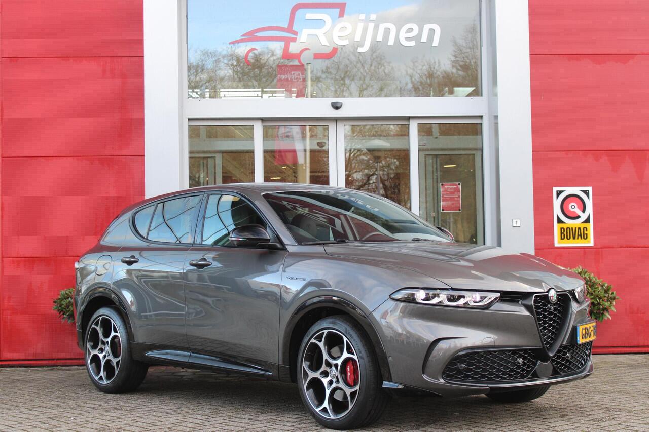 Alfa Romeo Tonale 1.5T 160PK Hybrid VELOCE | PREMIUM PACK: LEDEREN BEKLEDING/GEVENTILEERDE VOORSTOELEN/4-VOUDIG ELEKTRISCH VERSTELBARE LENDESTEUN VOORSTOELEN/HOOGGLANS ZWARTE RAAMOMLIJSTING/AMBIENT LIGHTING | TECHNOLOGY PACK: PARKEERWAARSCHUWING VOOR EN ACHTER/360° CAMERA/