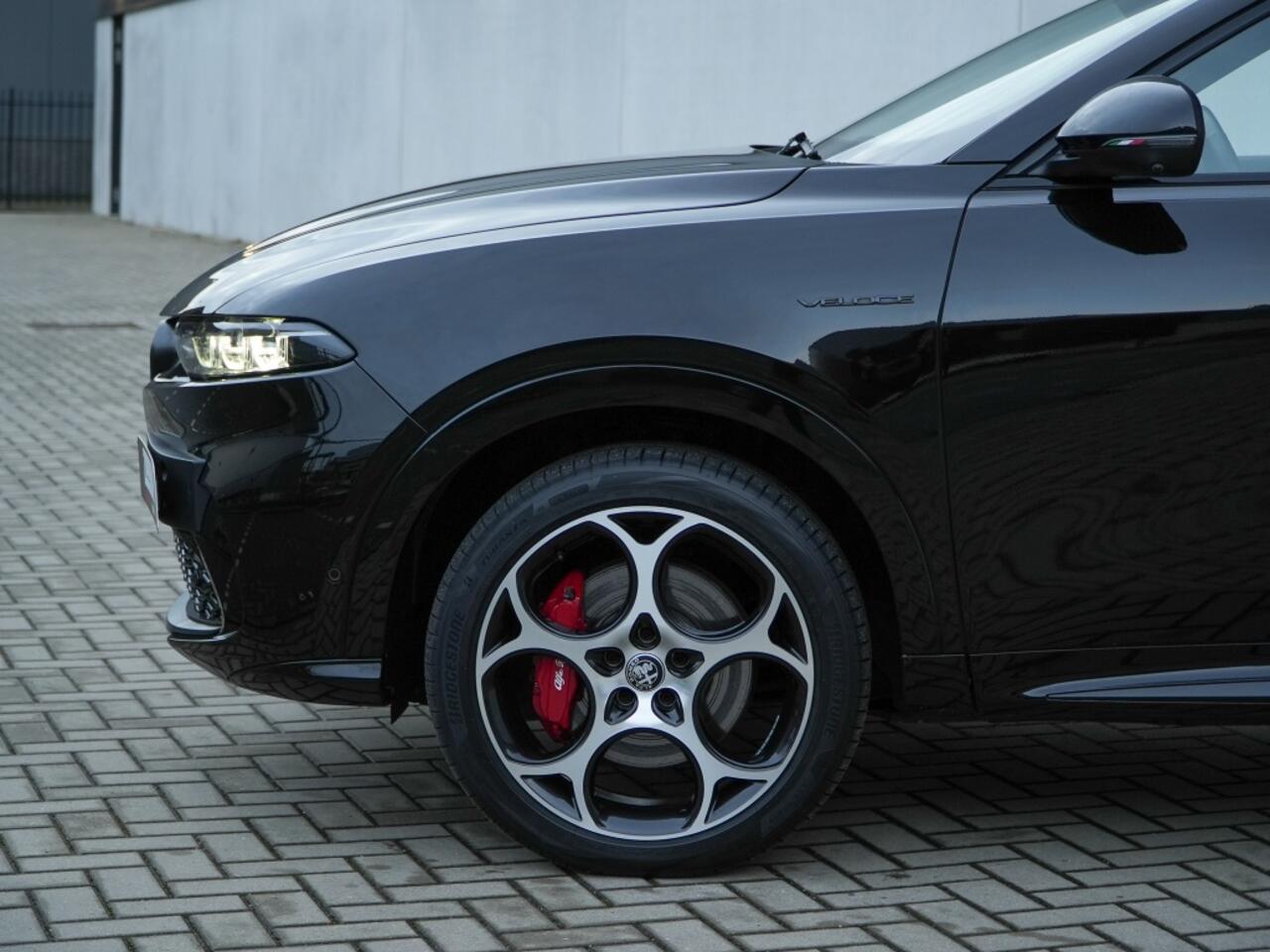 Alfa Romeo Tonale 1.3T PHEV 280 PK Veloce | Pano | Leder | Harman | Winter | 19"