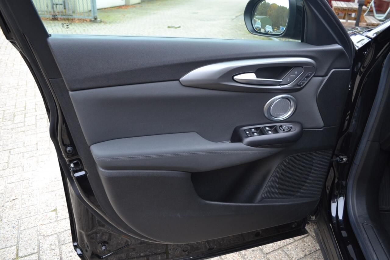 Alfa Romeo Tonale Tributo Italiano 1.6 JTDm BTW auto