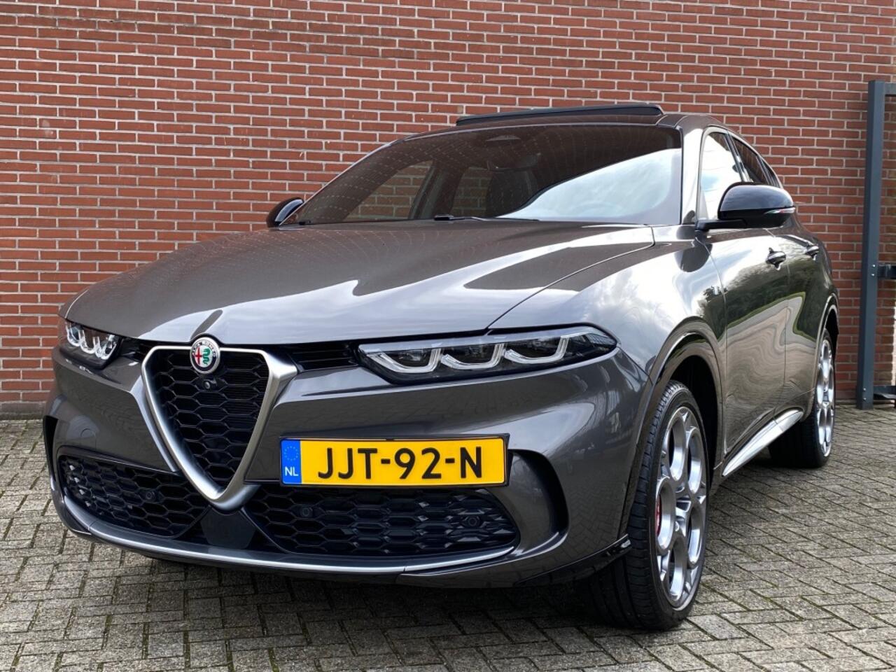 Alfa Romeo Tonale 1.3T PHEV PLUG-IN TRIBUTO ITALIANO NAV ADAPT-CRUISE SCHUIF/KANTE