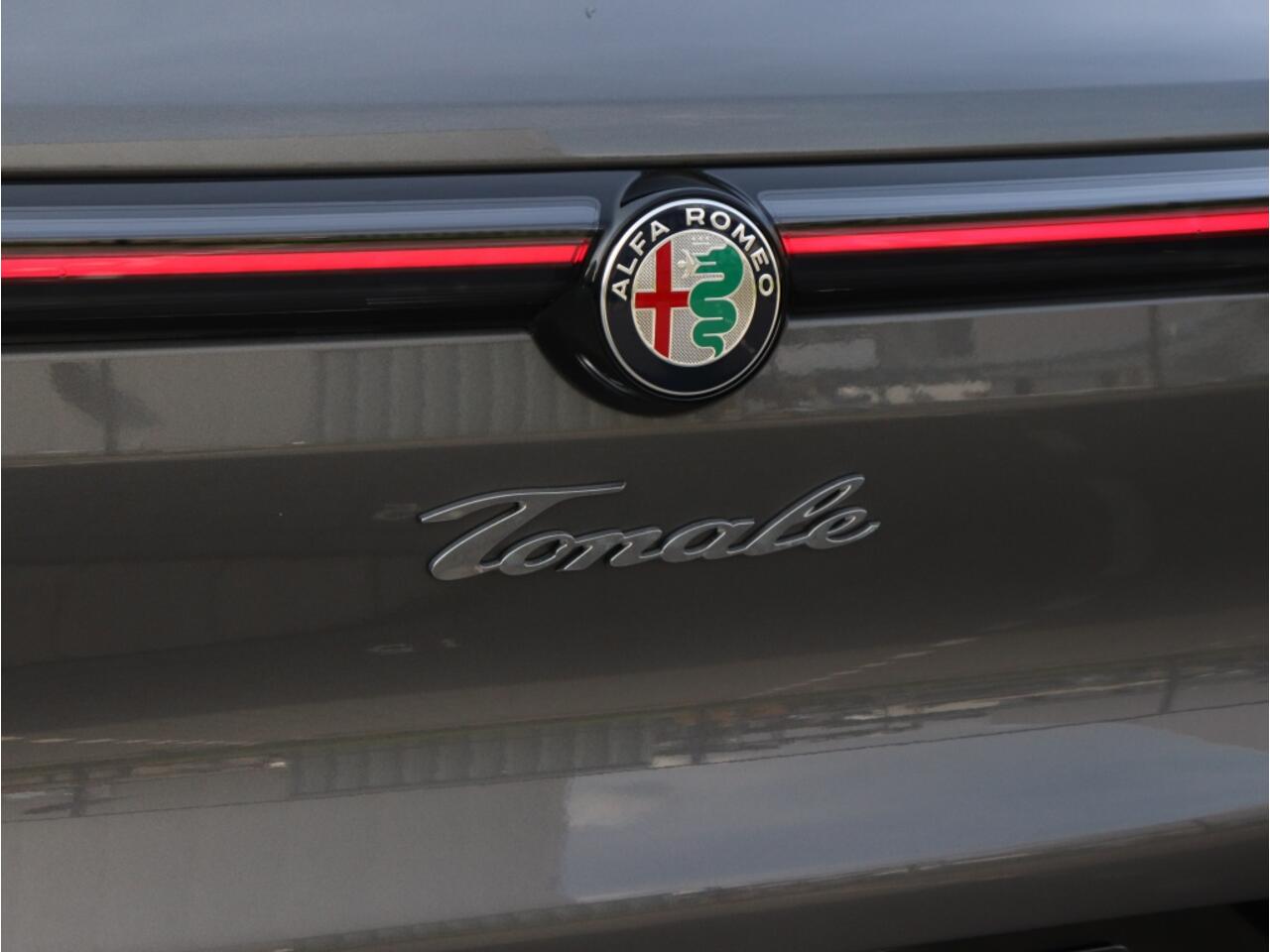 Alfa Romeo Tonale 1.3T PHEV 280 PK Veloce | Pano | Leder | Winter | 20"