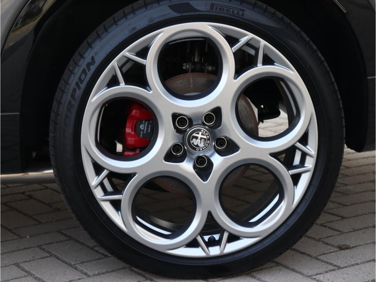 Alfa Romeo Tonale 1.3T PHEV 280 PK Veloce | Pano | Leder | Winter | 20"